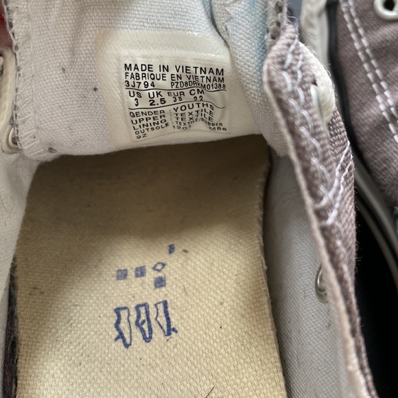 Converse All Stars Sneakers. Gray/White. Youth size 3. - Picture 4 of 7